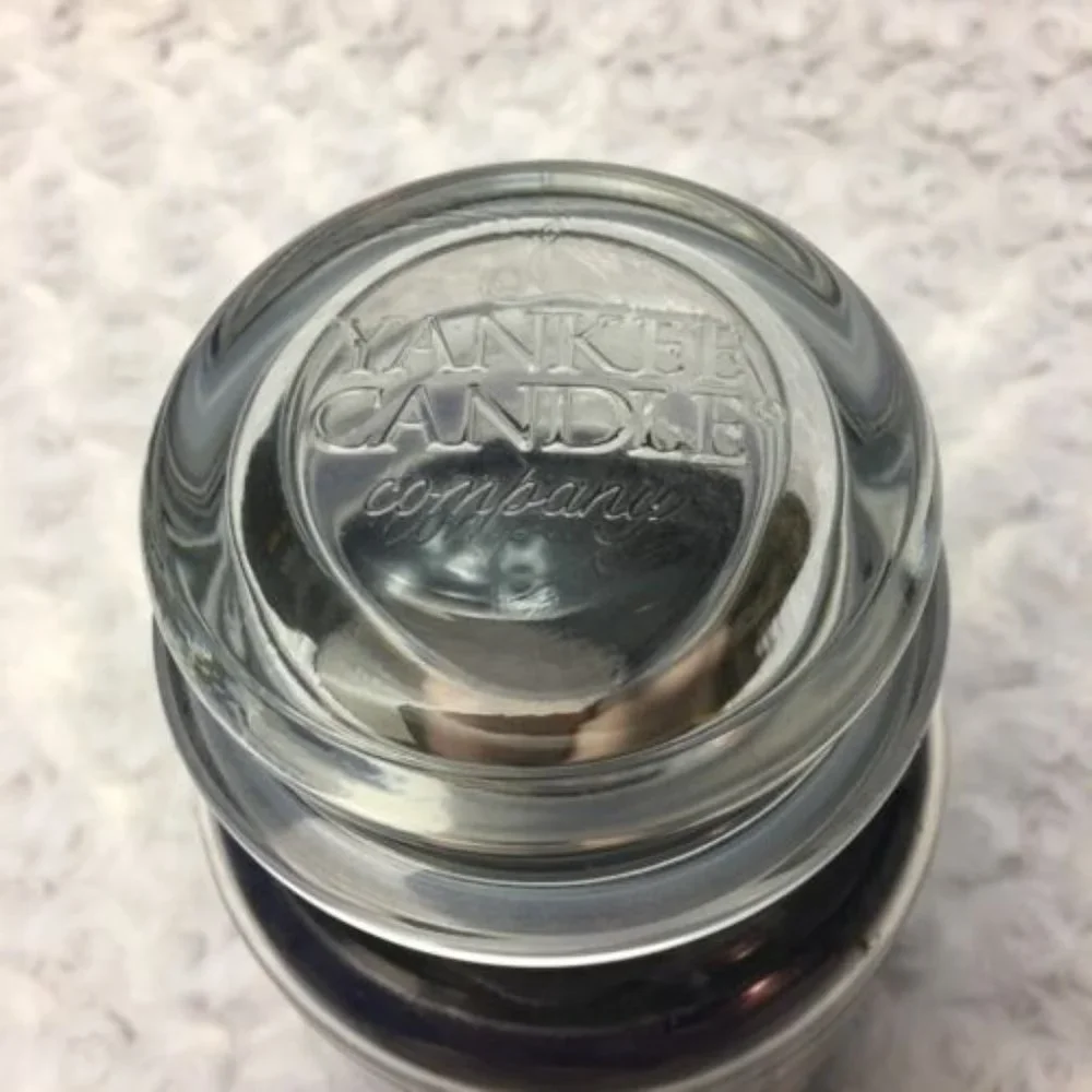 Boston Strong Rare Yankee Candle Commemorative Limited Edition 22 ounce Candle‎